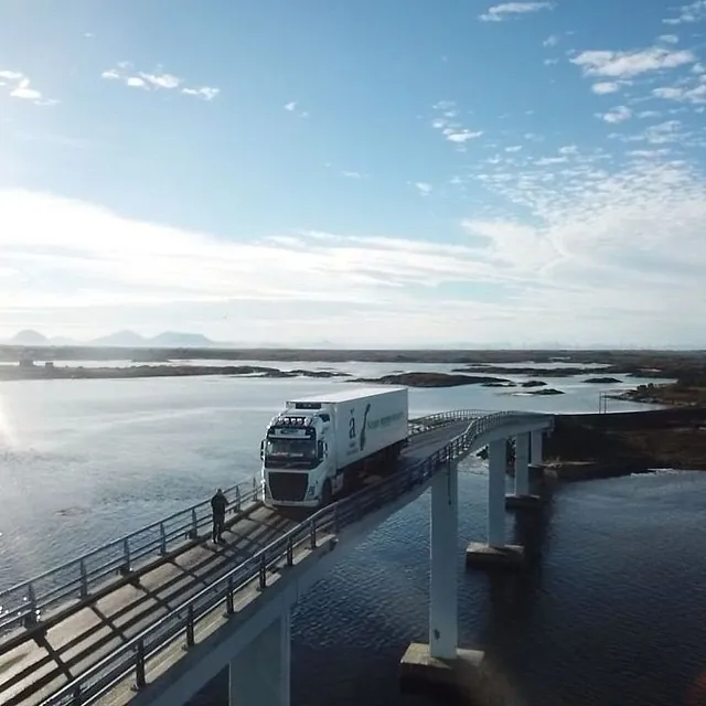 Lastebilen til Lerstadgrind Transport AS