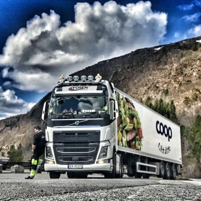 Lastebilen til Lerstadgrind Transport AS