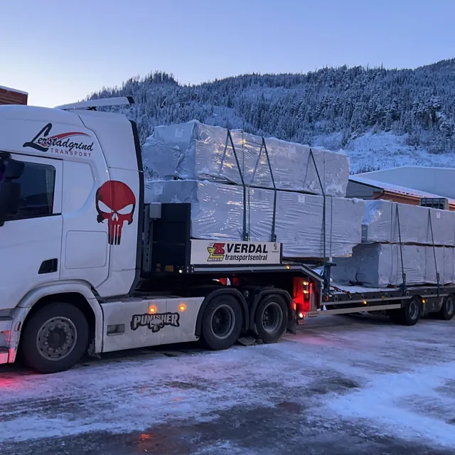 Lastebilen til Lerstadgrind Transport AS
